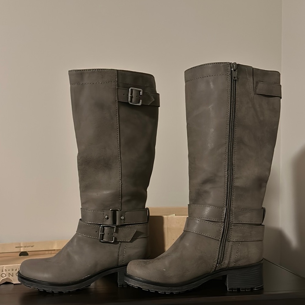 Women's Gray Knee-High Boots